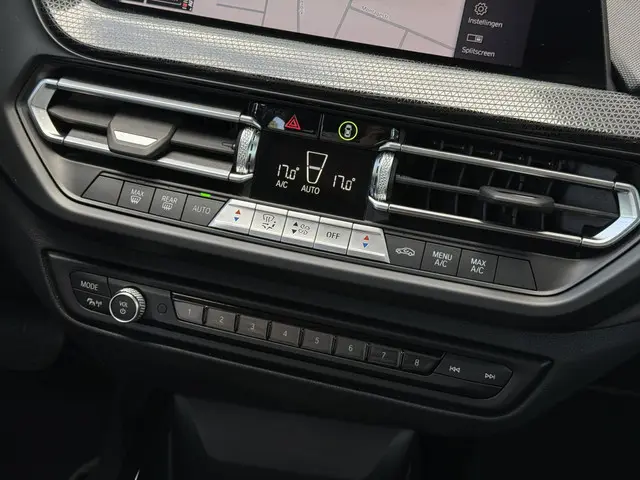 BMW 1 Serie 118i Executive Ed. Sport 2022 Benzine 29