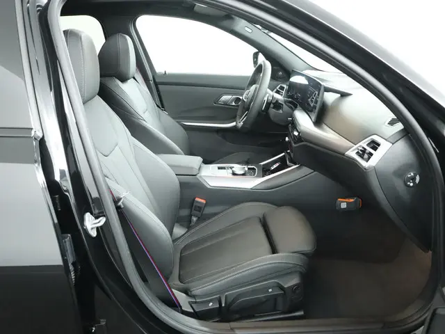 BMW 3 Serie Touring 330e xDrive 2025 Hybride Benzine 17