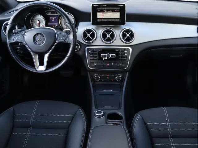 Mercedes-Benz CLA 200 Prestige 2013 Benzine 3