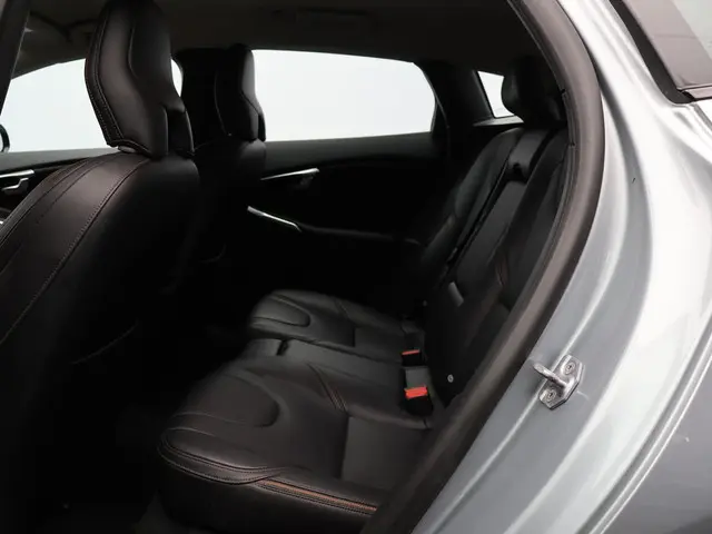 Volvo V40 Cross Country T4 Automaat Summum 2015 Benzine 8
