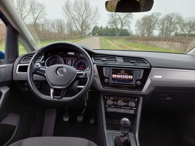 Volkswagen Touran 1.2 TSI Highline 7p 2017 Benzine 32