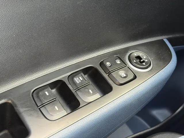 Hyundai i10 1.0i i-Motion Comfort 2017 Benzine 19