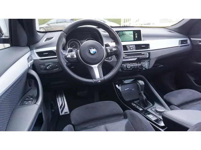 BMW X1 xDrive25i 232pk M-Sport & Shadow-Line 2017 Benzine 8