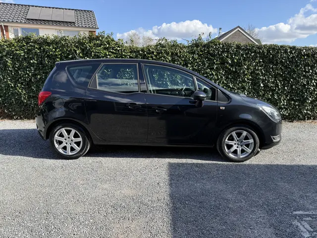 Opel Meriva 1.4 Cosmo 2015 Benzine 2