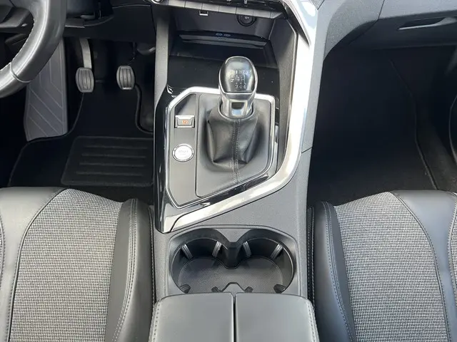 Peugeot 3008 1.2 PureTech Première 2016 Benzine 21