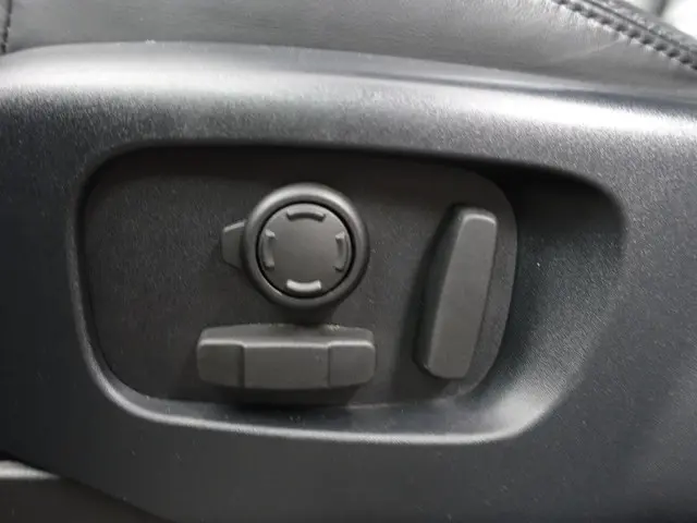 Land Rover Discovery 3.0 Td6 HSE Luxury 2018 Diesel 22