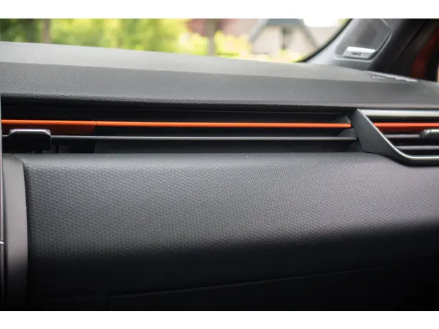 Renault Clio TCe 90 Intens 2021 Benzine 35