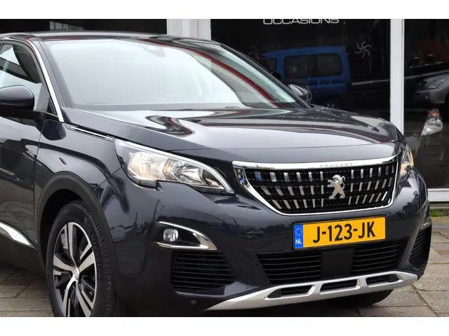 Peugeot 3008 1.2 PureTech Blue Lease Premium 2019 Benzine 4