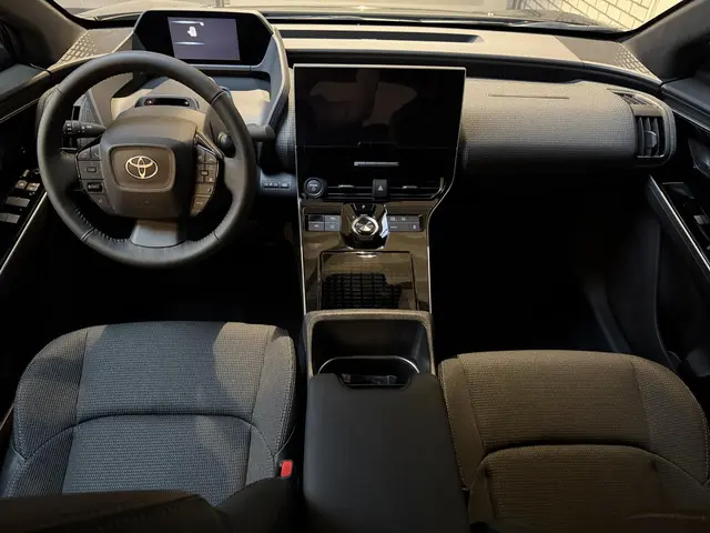 Toyota bZ4X Dynamic 71 kWh automaat 2025 Elektrisch 19