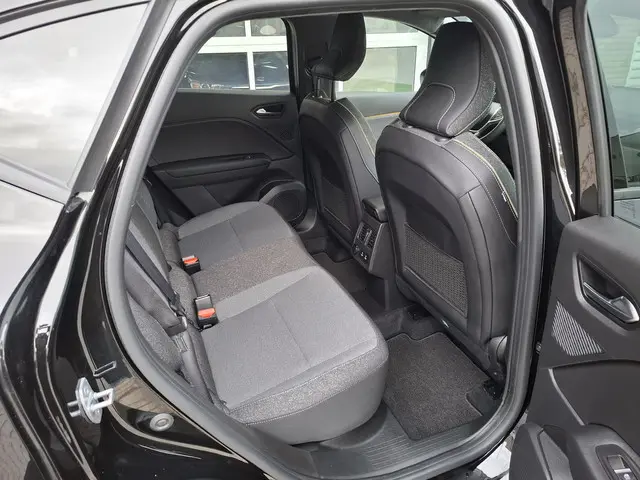 Renault Captur 1.3 mild hybrid 160 techno 2024 Benzine 10