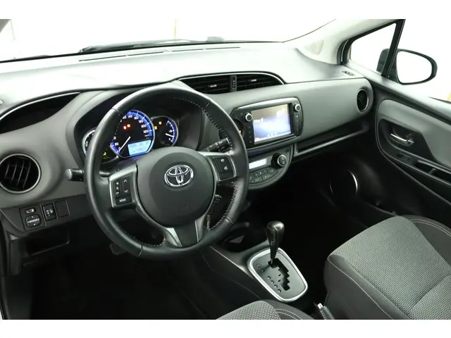 Toyota Yaris 1.5 Hybrid Aspiration 2015 Hybride Benzine 50