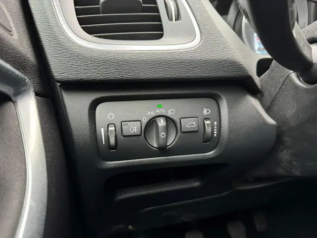 Volvo V40 1.6 T2 Kinetic 2015 Benzine 17