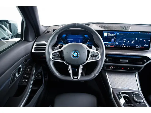 BMW 3 Serie 330e 2025 Hybride Benzine 15