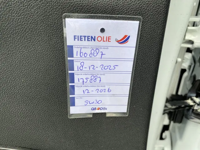 Renault Clio Estate 0.9 TCe Limited 2017 Benzine 6