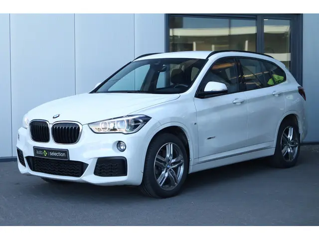 BMW X1 xDrive20i Executive 2017 Benzine 9
