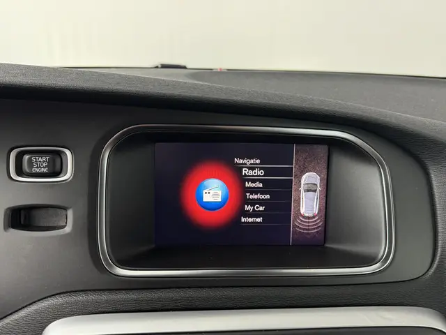 Volvo V40 Cross Country 1.5 T3 Edition+ 2018 Benzine 14