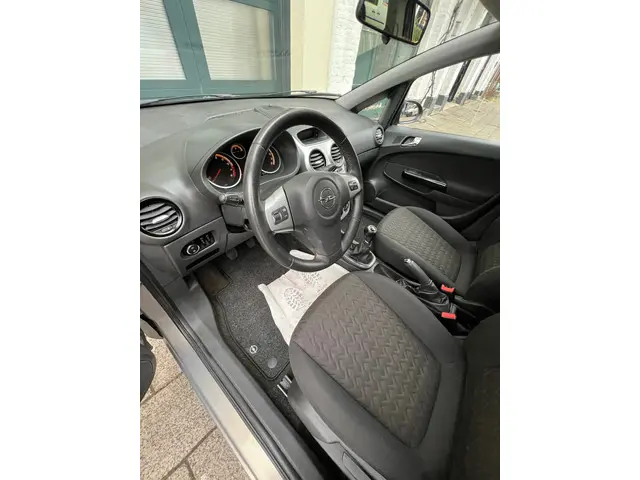 Opel Corsa 1.2-16V Design Edition 2014 Benzine 7
