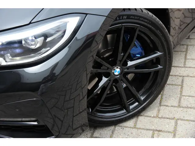 BMW 3 Serie 330i High Executive 2019 Benzine 20