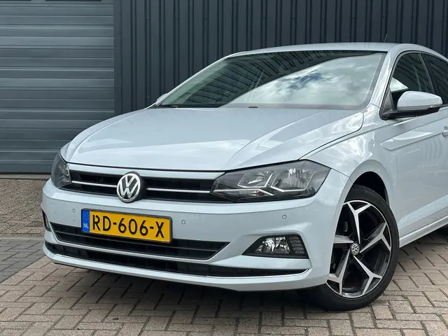 Volkswagen Polo 1.0 TSI Highline 2017 Benzine 3