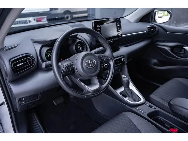 Toyota Yaris 1.5 Hybrid 115 Comfort 2022 Hybride Benzine 37