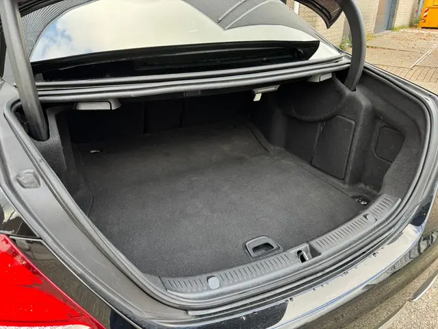 Mercedes-Benz E-Klasse 200 Premium Plus 2019 Benzine 24