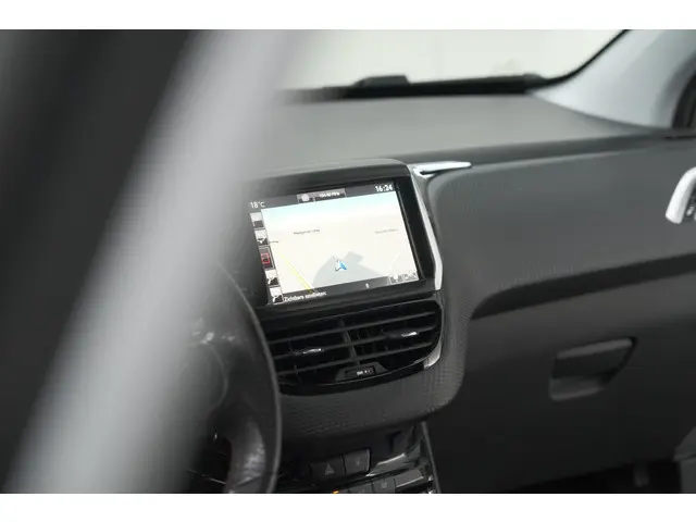 Peugeot 2008 PureTech 110 EAT6 GT 2017 Benzine 50