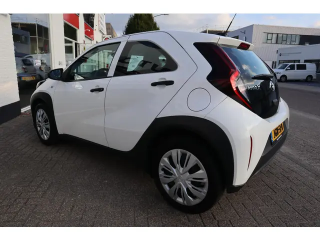 Toyota Aygo X 1.0 VVT-i MT PLAY 2022 Benzine 22