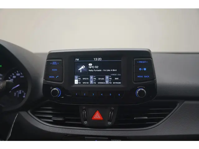 Hyundai i30 Wagon 1.4 [AC, Cruise, Led] 2017 Benzine 17