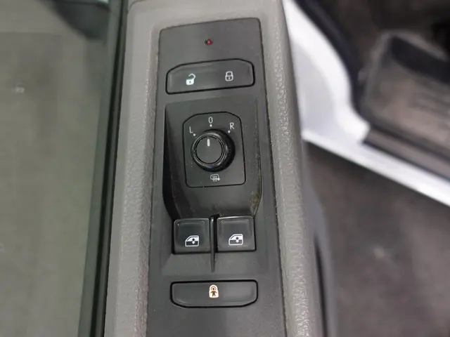 Volkswagen Transporter 2.0 TDI 110pk L2H1 2021 Diesel 8