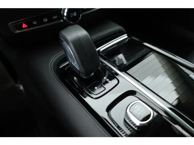 Volvo V60 T6 Recharge Plus Dark 2023 Hybride Benzine