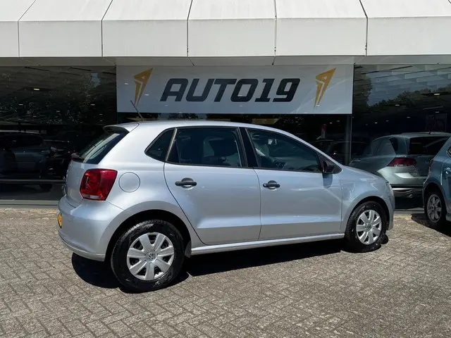 Volkswagen Polo 1.2 Easyline 2012 Benzine 2