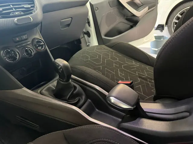 Peugeot 2008 1.2 PureTech Blue Lease 2016 Benzine 12