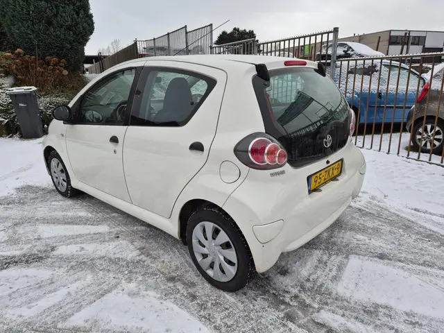 Toyota Aygo 1.0 VVT-i Comfort , Een eigenaar 2012 Benzine 7