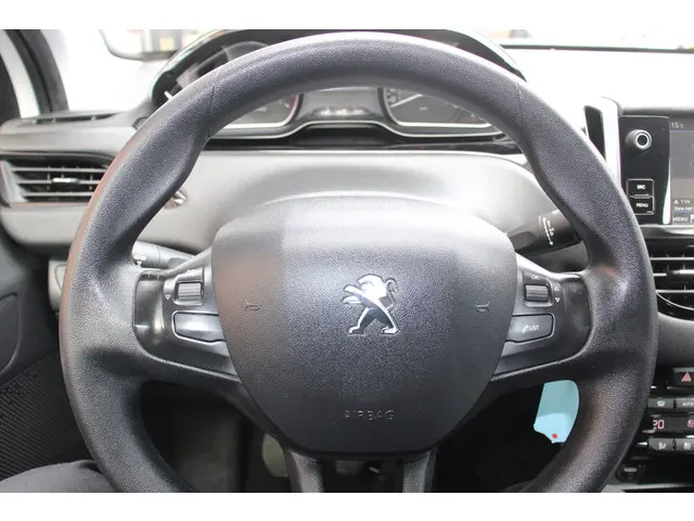 Peugeot 208 1.2 PureTech Active 2017 Benzine 14
