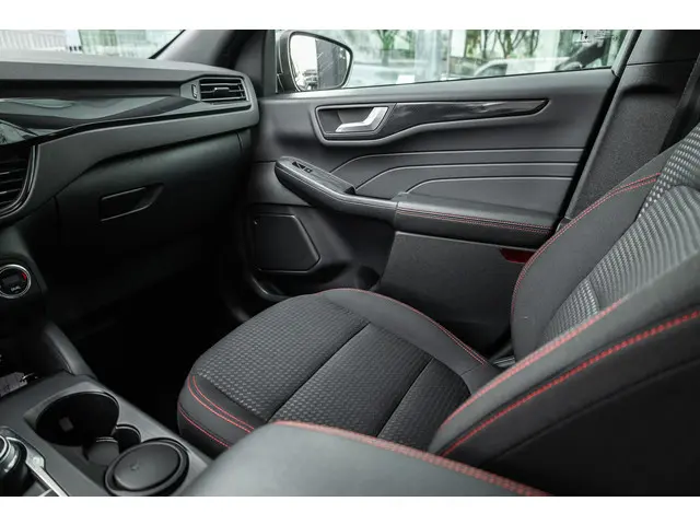 Ford Kuga 2.5 PHEV ST-Line 2022 Hybride Benzine 17