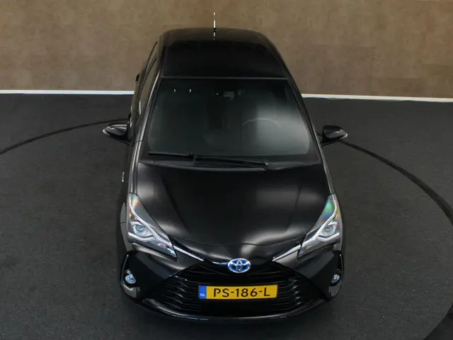 Toyota Yaris 1.5 Hybrid Business 2017 Benzine 15