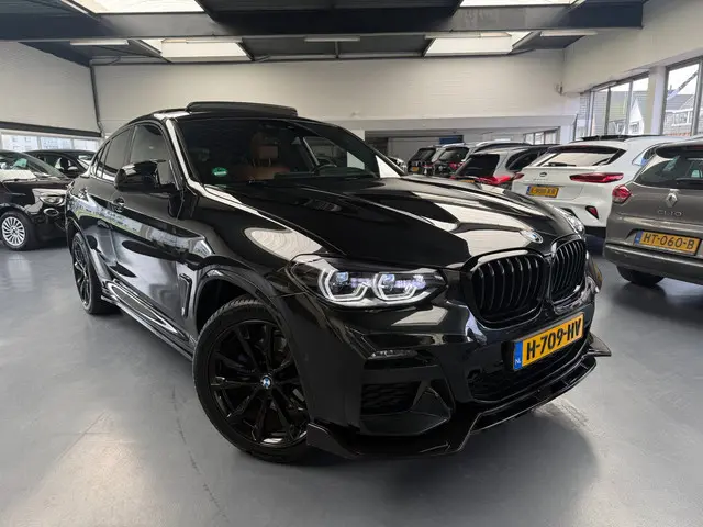 BMW X4 XDrive20i M Sport | Open dak | 2020 Benzine 7