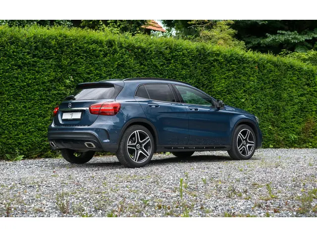 Mercedes-Benz GLA 180 AMG 2019 Benzine 18