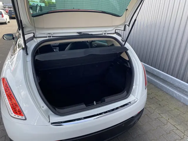 Lancia Delta 1.4 M.air Silver 2012 Benzine 14