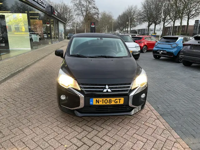 Mitsubishi Space Star 1.2 Intense 2021 Benzine 9