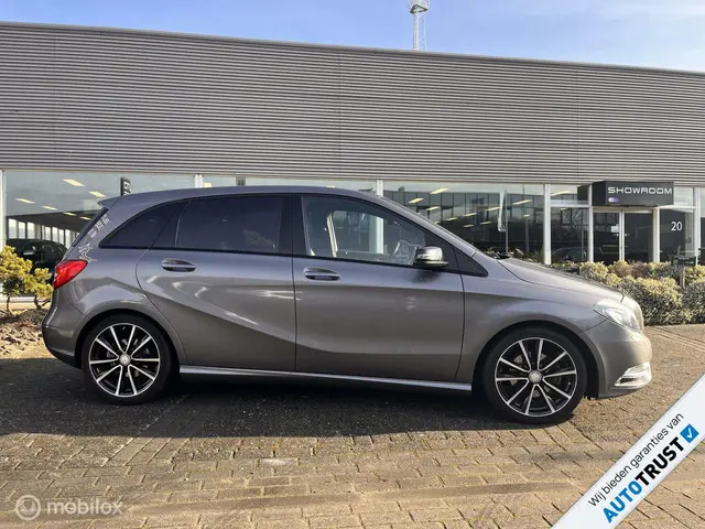Mercedes-Benz B-Klasse 180 Ambition 2014 Benzine 2
