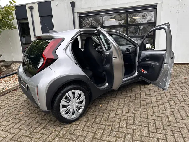 Toyota Aygo X 1.0 VVT-i S-CVT Play 2023 Benzine 13