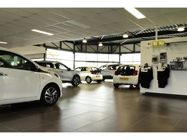 Ford C-MAX 1.0 Trend 2015 Benzine 37