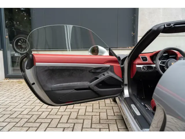 Porsche Boxster Spyder 3.8 2016 Benzine 21