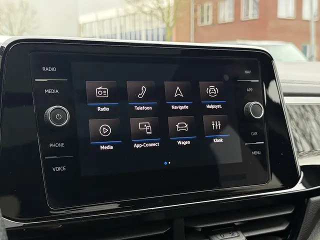 Volkswagen T-Roc 1.5 TSI R-Line Edition 2025 Benzine 26