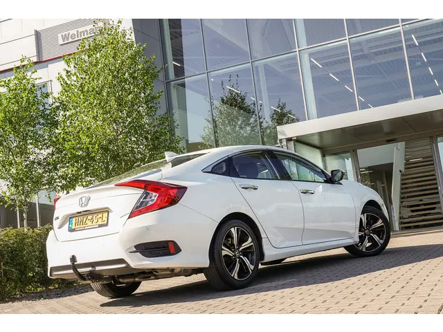 Honda Civic 1.5i VTEC ELEGANCE TURBO 182 PK 2018 Benzine 31