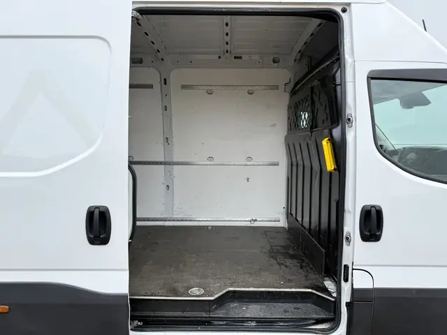 Iveco Daily 35S16 2.3 2023 Diesel 9