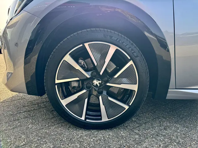 Peugeot e-208 GT Pack EV 50kWh 136 2022 Elektrisch 11