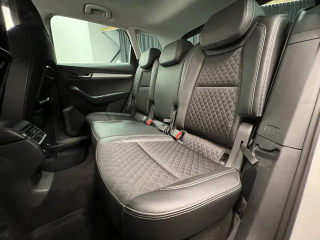 Škoda Karoq 1.0 TSI Business Edition 2019 Benzine 33
