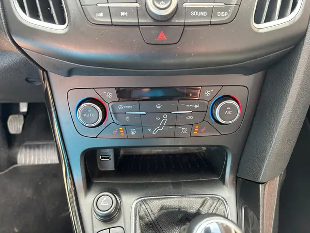 Ford Focus Wagon 1.0 Titanium 2016 Benzine 30
